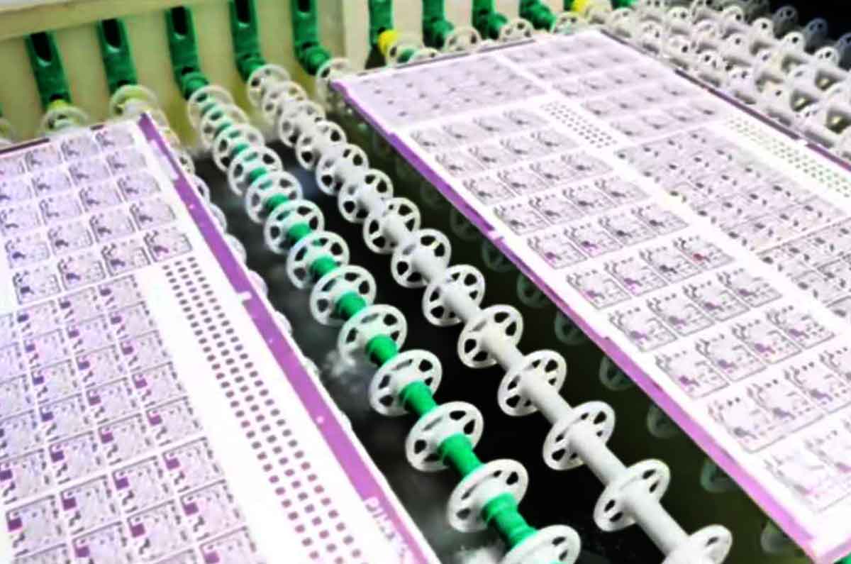 PCB板蝕刻工藝：從退模到AOI檢測的精湛技藝，PCB板貼膜技術(shù)分享  第1張