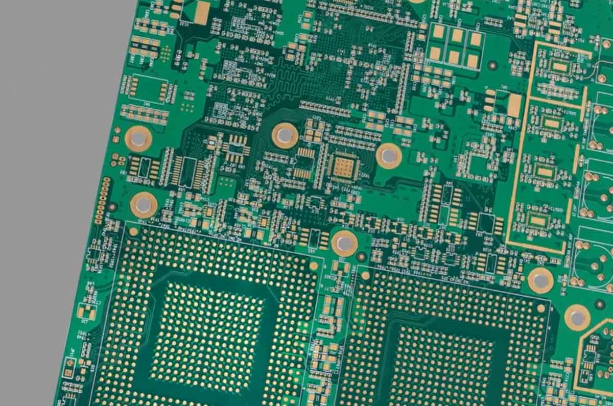 PCB在通信、汽車電子與工業(yè)控制領(lǐng)域的應(yīng)用與發(fā)展，真空貼膜技術(shù)  第1張