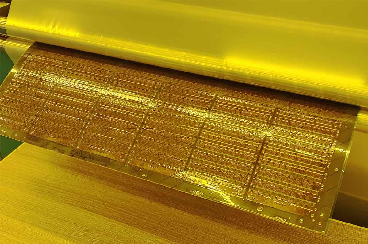 PCB真空壓膜機(jī)：高效干膜貼壓合的核心設(shè)備  第1張