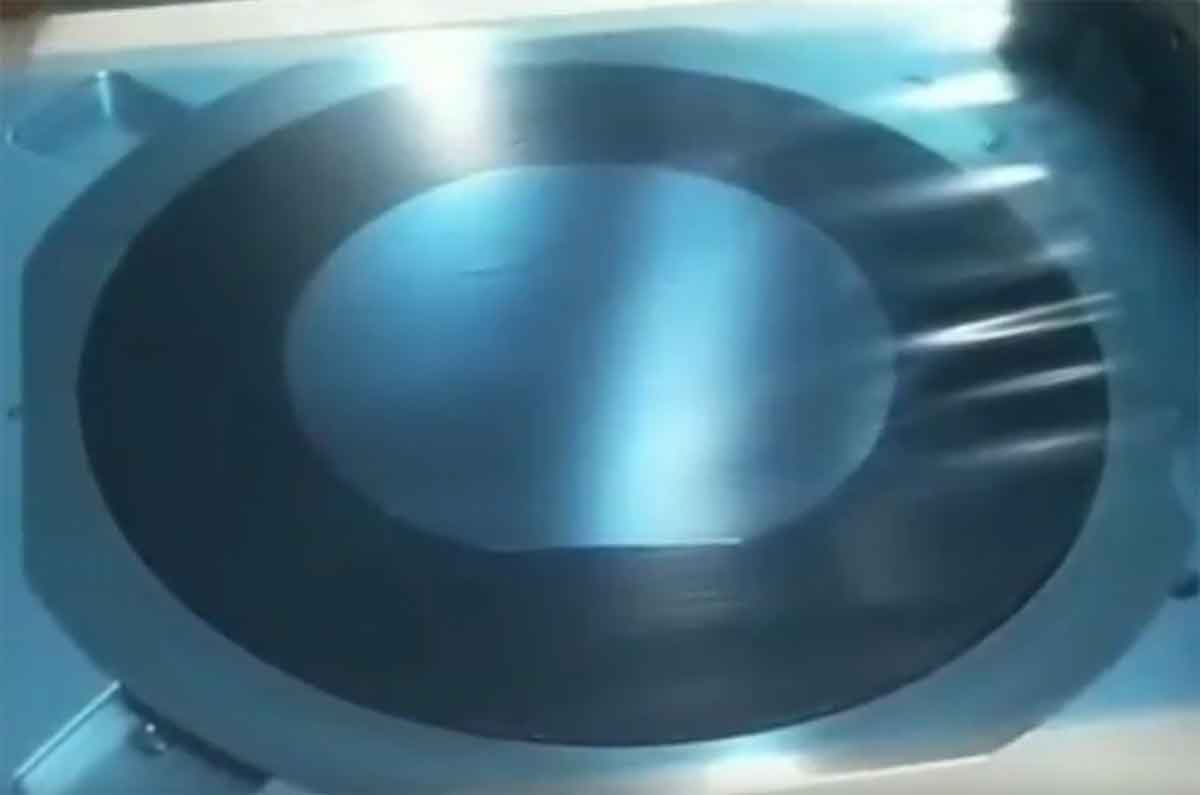 為什么不建議購(gòu)買(mǎi)二手真空貼膜機(jī)？  第1張
